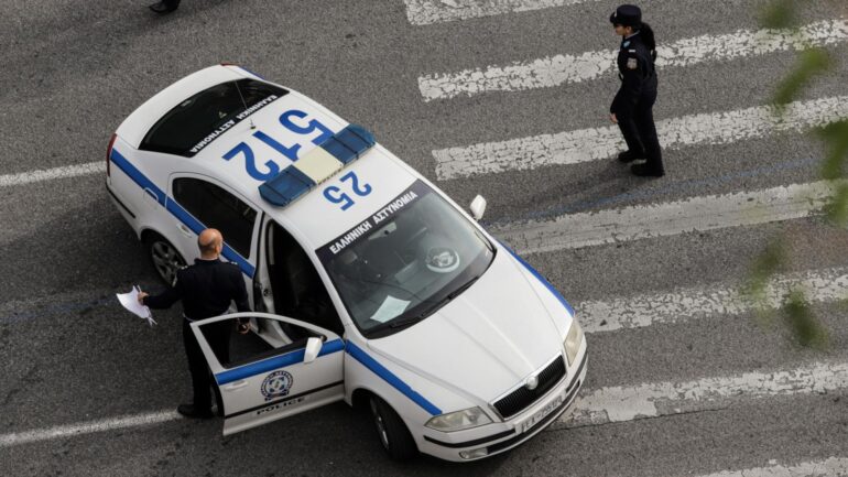 Πρωτοφανές έγκλημα στην Χαλκίδα: Γυναίκα σκότωσε 43χρονο μέσα στη μέση του δρόμου – Τον μαχαίρωσε πισώπλατα