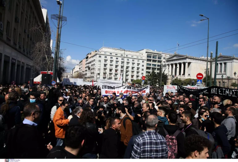 Τρία χρόνια από τα Τέμπη: Σε απεργιακό κλοιό η χώρα στις 28/2