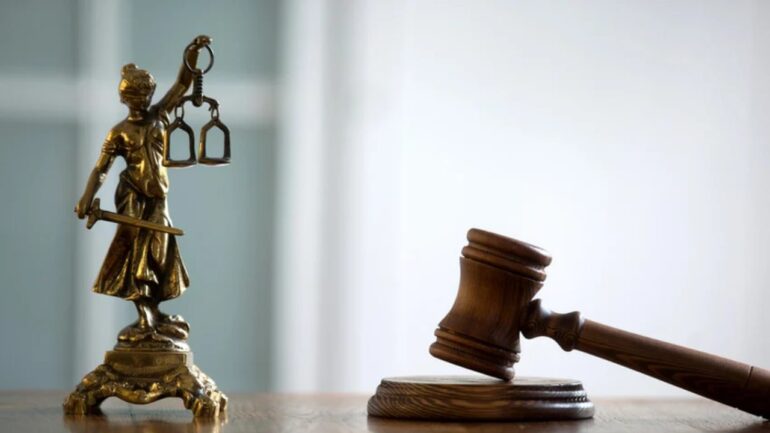 Για ακόμη δύο χρόνια στις θέσεις τους οι τρεις Έλληνες ευρωεισαγγελείς