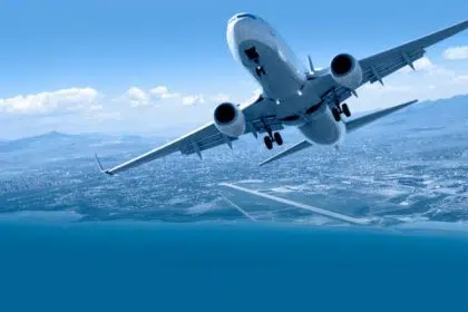 aeroplano petai thalassa