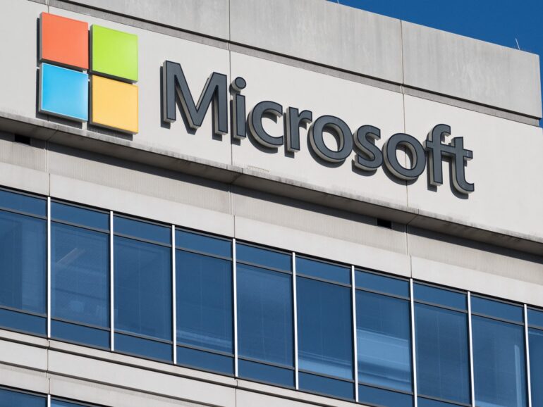 Microsoft:  Eπένδυση 2,2 δισ. στη Μαλαισία