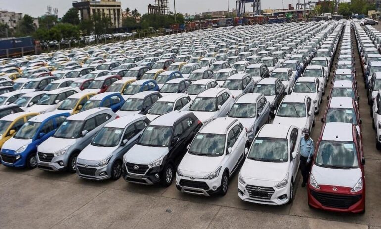 Σχέδιο Τραμπ για επιβολή δασμών 25% στα εισαγόμενα αυτοκίνητα