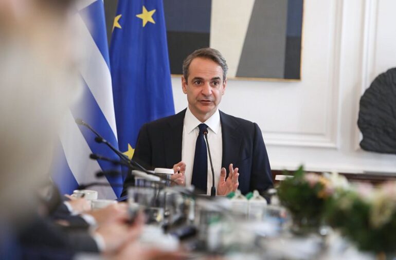 Μίνι ανασχηματισμός: Χρυσοχοΐδης στη θέση του Οικονόμου, ο Γεωργιάδης στο Υγείας