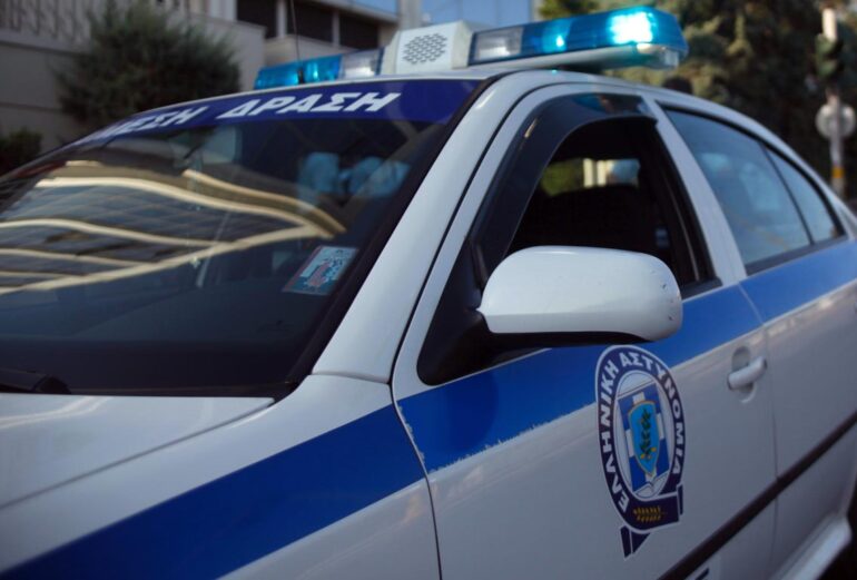 Συνελήφθησαν εφοριακοί υπάλληλοι και ιδιώτες – Φέρονται να εκβίαζαν επιχειρηματίες σχετικά με φορολογικές εκκρεμότητες για να αποσπούν χρηματικά ποσά