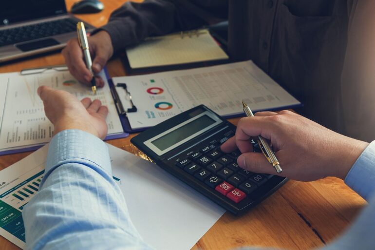 Αμφιβολίες για δύο διαγωνισμούς 545 εκατ. ευρώ