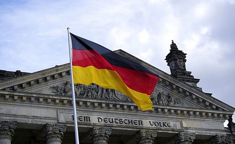 berlin flag germany 768x470 1