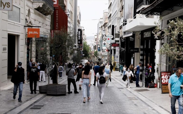 Λιανεμπόριο: Στο όριο της επιβίωσης χιλιάδες μικρομεσαίες επιχειρήσεις – Τι δείχνουν τα στοιχεία της ΕΣΕΕ