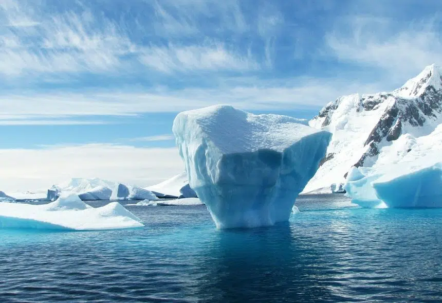 iceberg antarktiki liwsimo pagwn