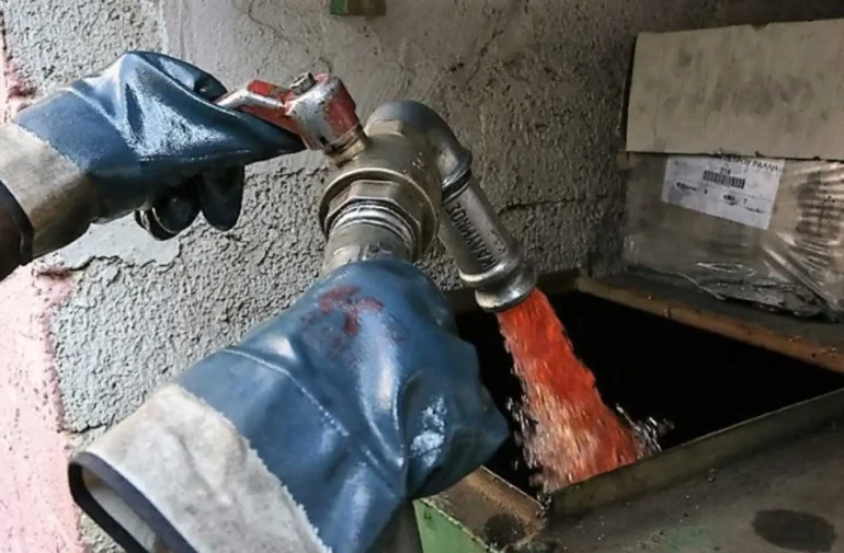 Πετρέλαιο: Κάτω από τα 100 δολάρια το Brent εν μέσω προσδοκιών αποκλιμάκωσης με το Ιράν