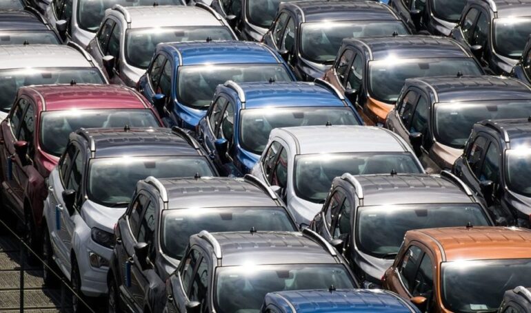 Τραμπ: Επιβολή δασμών 25% στα εισαγόμενα αυτοκίνητα