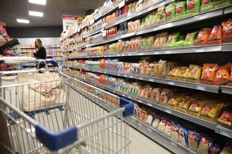 Σούπερ μάρκετ: Ποιες Κυριακές θα είναι ανοιχτά