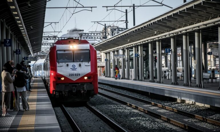 Επανακυκλοφορούν τα επιβατικά τρένα στον σιδηροδρομικό άξονα Αθήνα – Θεσσαλονίκη – Αθήνα