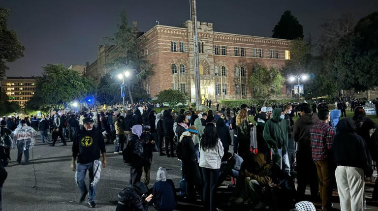 καταυλισμό φοιτητών υπέρ των Παλαιστινίων στο UCLA