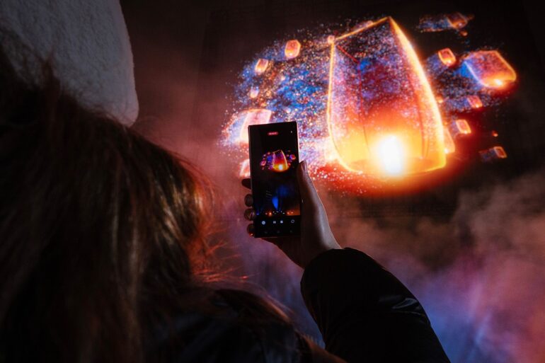 Η Samsung προετοιμάζει το κοινό για την επόμενη γενιά κινητών