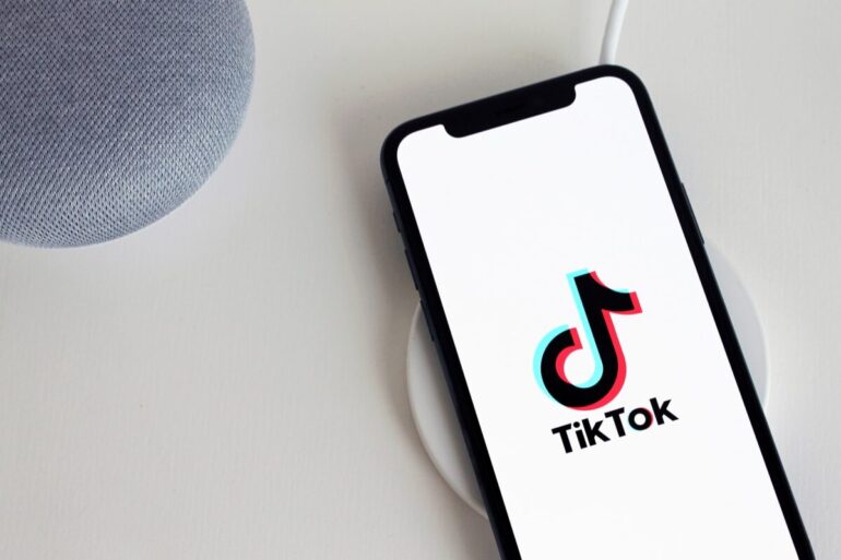 Πώς το TikTok μεταμορφώνει την αγοραστική συμπεριφορά και την επιχειρηματικότητα