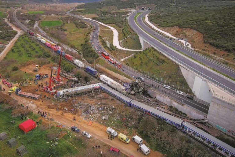Σε κατάσταση πανικού βρίσκεται το Μαξίμου