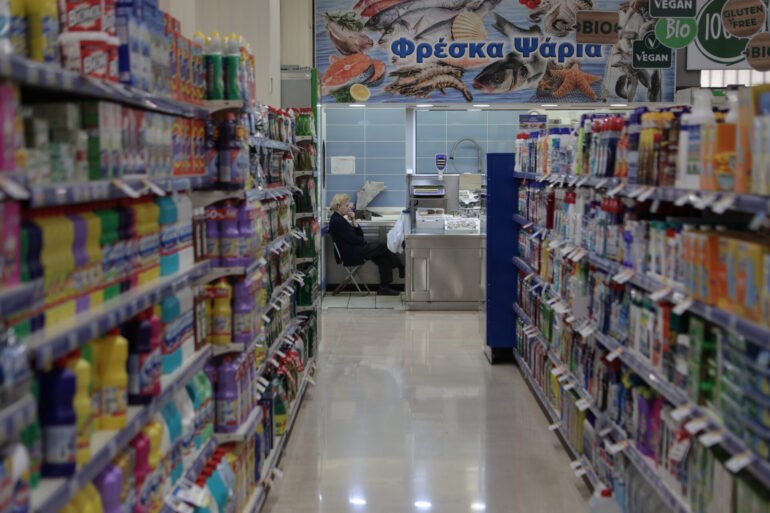 «Πρέσινγκ» από  το υπουργείο στα  σούπερ μάρκετ