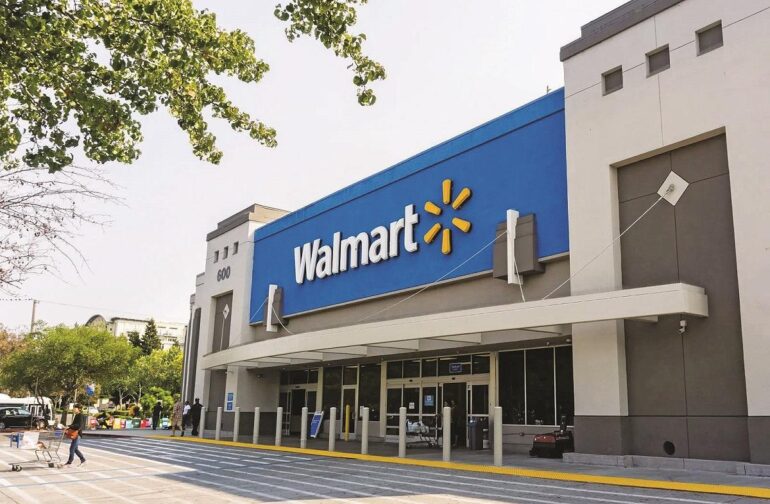 Για ποιους Ελληνες χτυπά «καμπανάκι» η Walmart