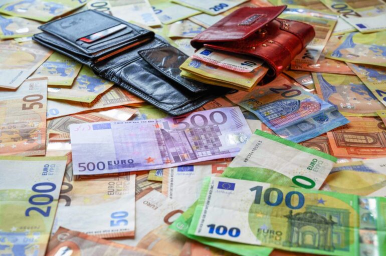Ανήσυχοι οι Ευρωπαίοι καταναλωτές για τον πληθωρισμό του επόμενου έτους