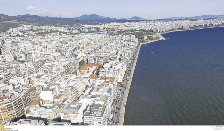 Μόνο για… κροίσους η θέα του Θερμαϊκού