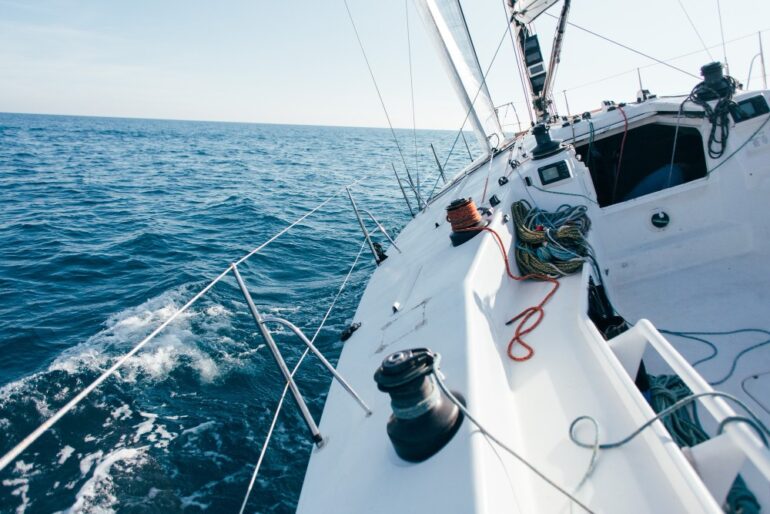 Ελληνικό yachting: Υψηλή κίνηση, χαμηλές αποδόσεις – Τι δείχνει η έρευνα της PwC