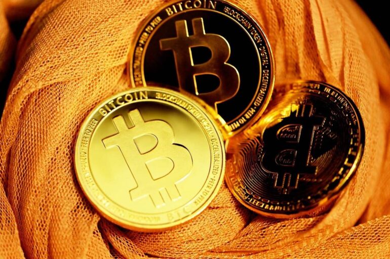 Κατρακυλά το Bitcoin