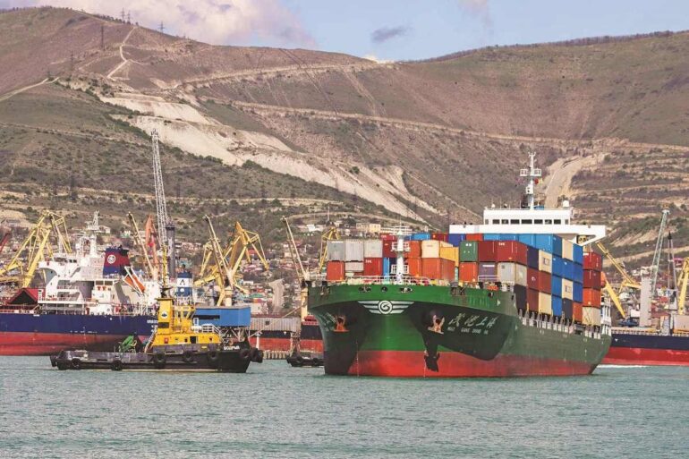 Η ελληνική ναυτιλία σαρώνει δάνεια, οι ΜμΕ «στενάζουν»