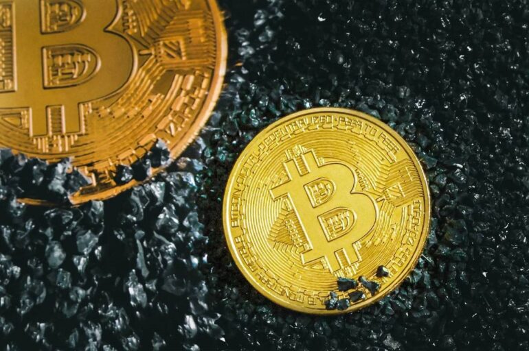 Άνοδος στην αγορά κρυπτονομισμάτων με το Bitcoin στα 71.000