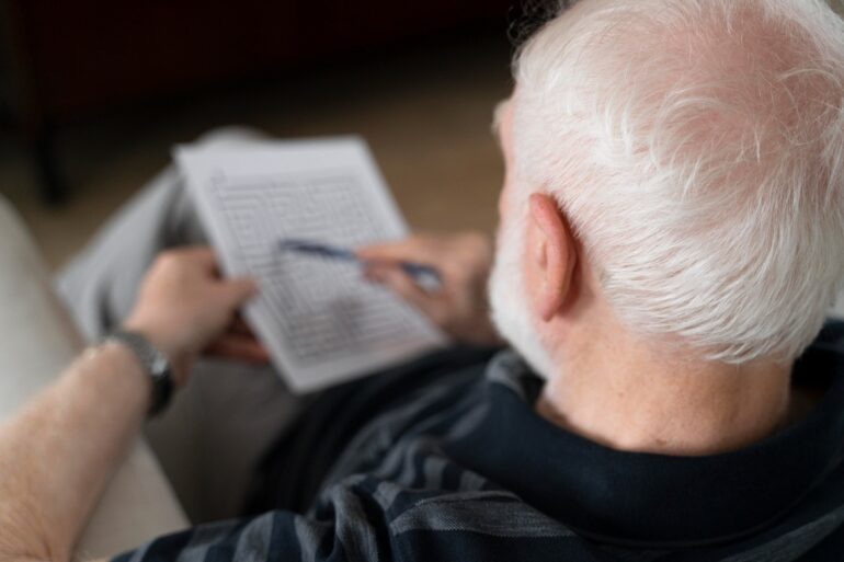 Ageism: Η διάκριση ατόμων βάσει ηλικίας φανερώνει κοινωνική αποτυχία της Πολιτείας