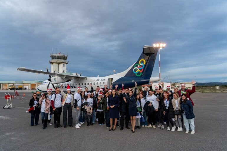 AEGEAN Santa Crew: Εθελοντές εργαζόμενοι της AEGEAN έφεραν τα Χριστούγεννα στα σχολεία απομακρυσμένων περιοχών της Ελλάδας
