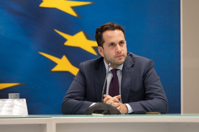 Αδιάβαστος ο Ομηρος Τσάπαλος για την οικονομία