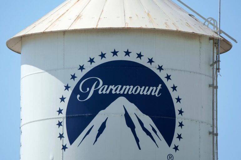 Η Paramount αμφισβητεί τη συμφωνία με Netflix και στοχεύει την πλήρη εξαγορά της WBD
