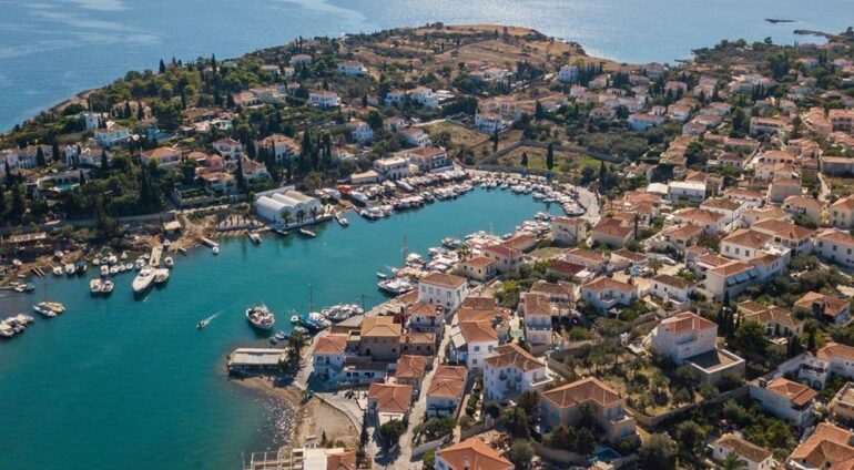 Σε εξέλιξη έργα λιμενικών υποδομών σε Σπέτσες και Ζάκυνθο