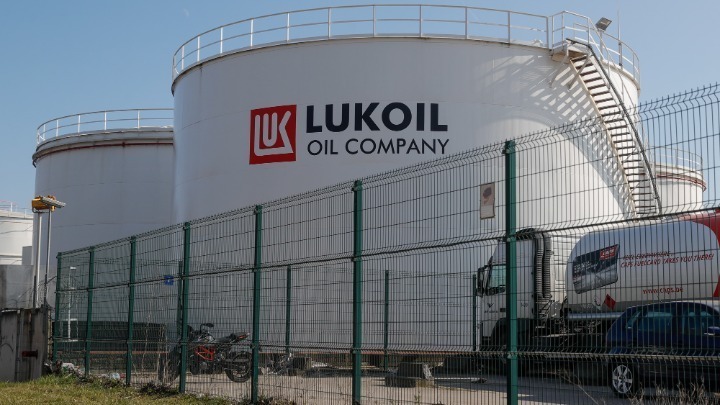 Προς πώληση τα διεθνή assets της ρωσικής Lukoil στον όμιλο Carlyle