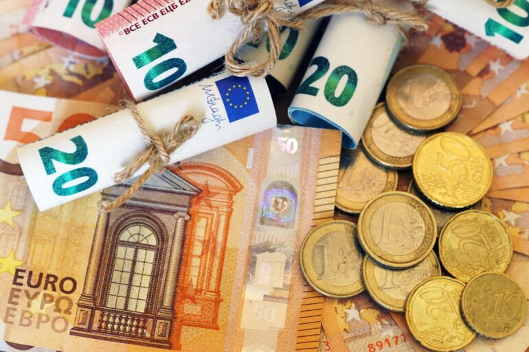 Μοιράζει… χρήμα ο Αναπτυξιακός Νόμος