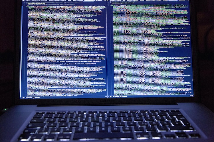 Αδιάκοπες οι επιθέσεις χάκερ με στόχους στην αμυντική βιομηχανία
