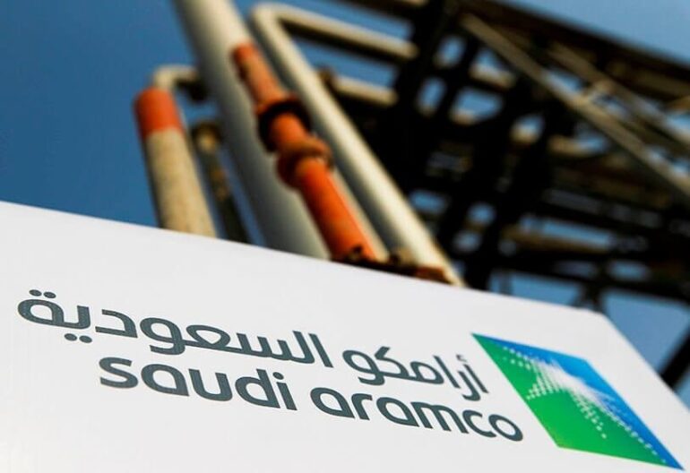 Saudi Aramco: Προειδοποίηση για «κρίσιμα χαμηλά» αποθέματα καυσίμων αν παραμείνει κλειστό το Στενό του Ορμούζ