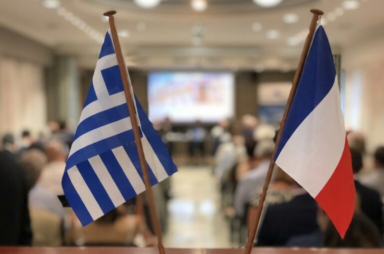 Ελληνογαλλικό Φόρουμ: Στο επίκεντρο η βιομηχανική αυτονομία – Παρέμβαση από Μακρόν και Μητσοτάκη