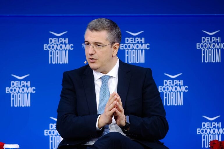 «Βόμβα» Τζιτζικώστα – Τα αεροπορικά καύσιμα επαρκούν έως τις αρχές Ιουνίου!