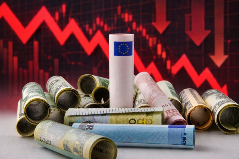 Στη… μέγγενη του στασιμοπληθωρισμού η αγορά