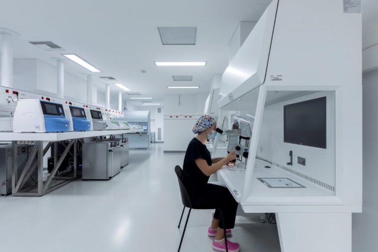 Μονάδα ΥΓΕΙΑ IVF Εμβρυογένεσις: Διεθνής διάκριση – Πιστοποίηση πρωτοπορίας στην υποβοηθούμενη αναπαραγωγή