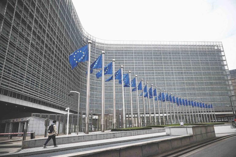 «Ναι» της Κομισιόν σε κρατικές ενισχύσεις,  αλλά ποιος πληρώνει τον… λογαριασμό;