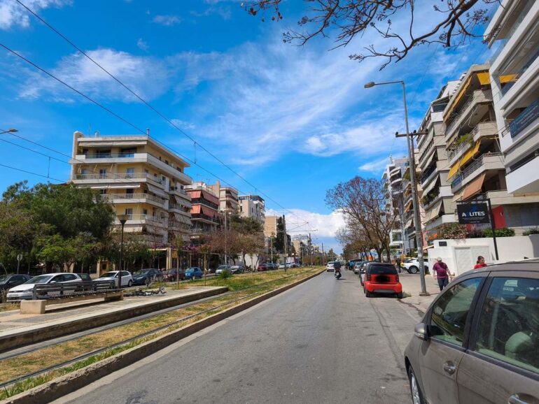 Στα… χαρακώματα ιδιοκτήτες και κυβέρνηση για τον διπλό ΕΝΦΙΑ